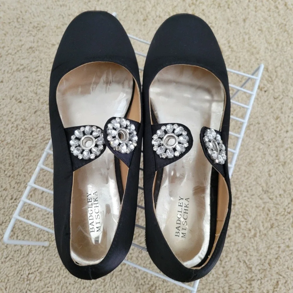 Badgley Mischka Marina Grommet Black Satin Mary Jane Flat Rhinestone Size 5 READ